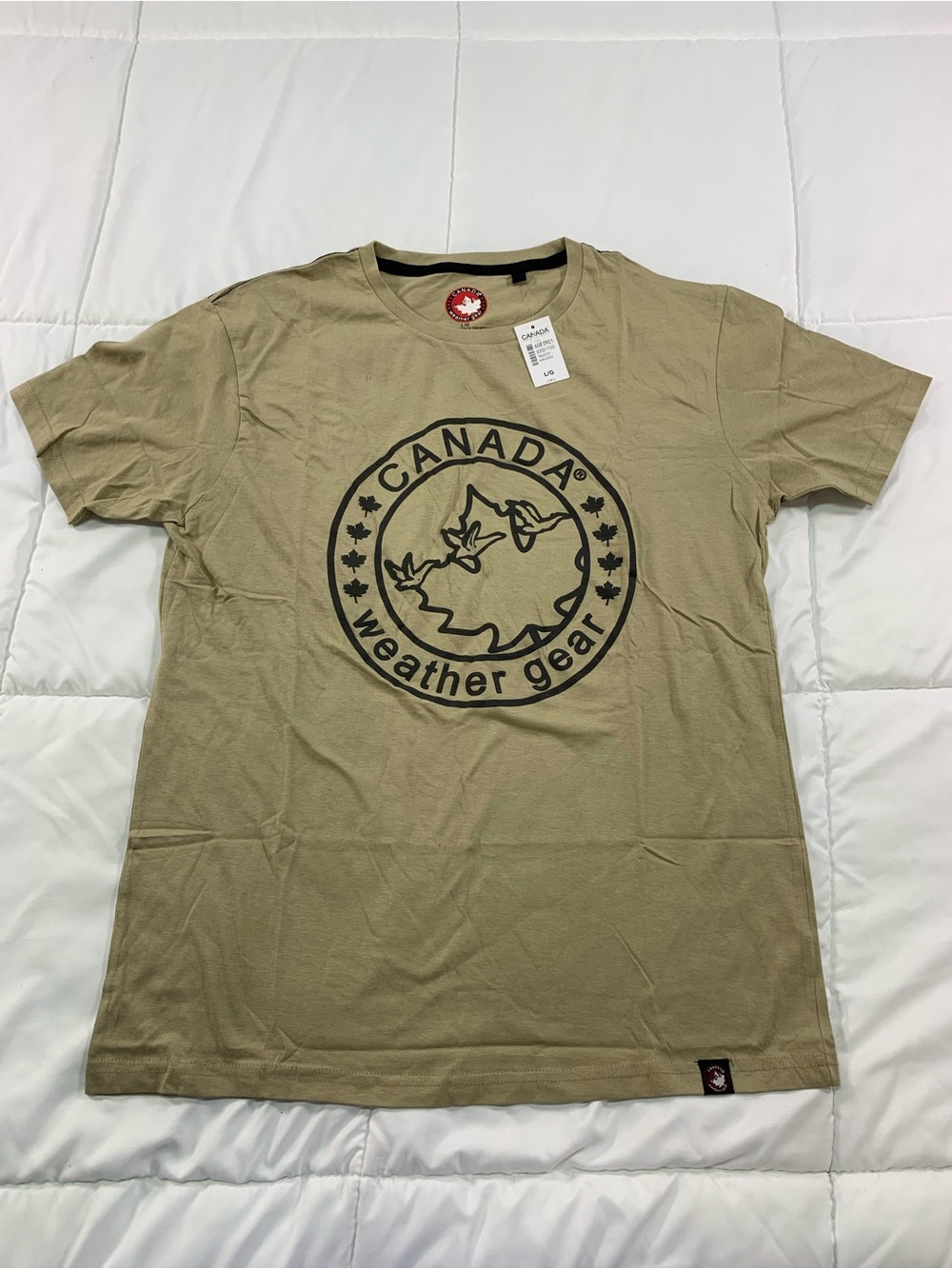 New Canada, weather gear T-shirt size L